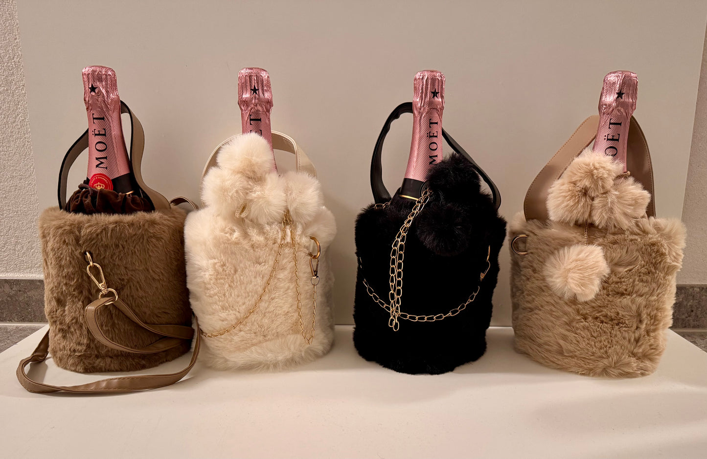 Moet & Chandon Rosé with Fury Bag Black und 2 Edelstahl Flut in Gold