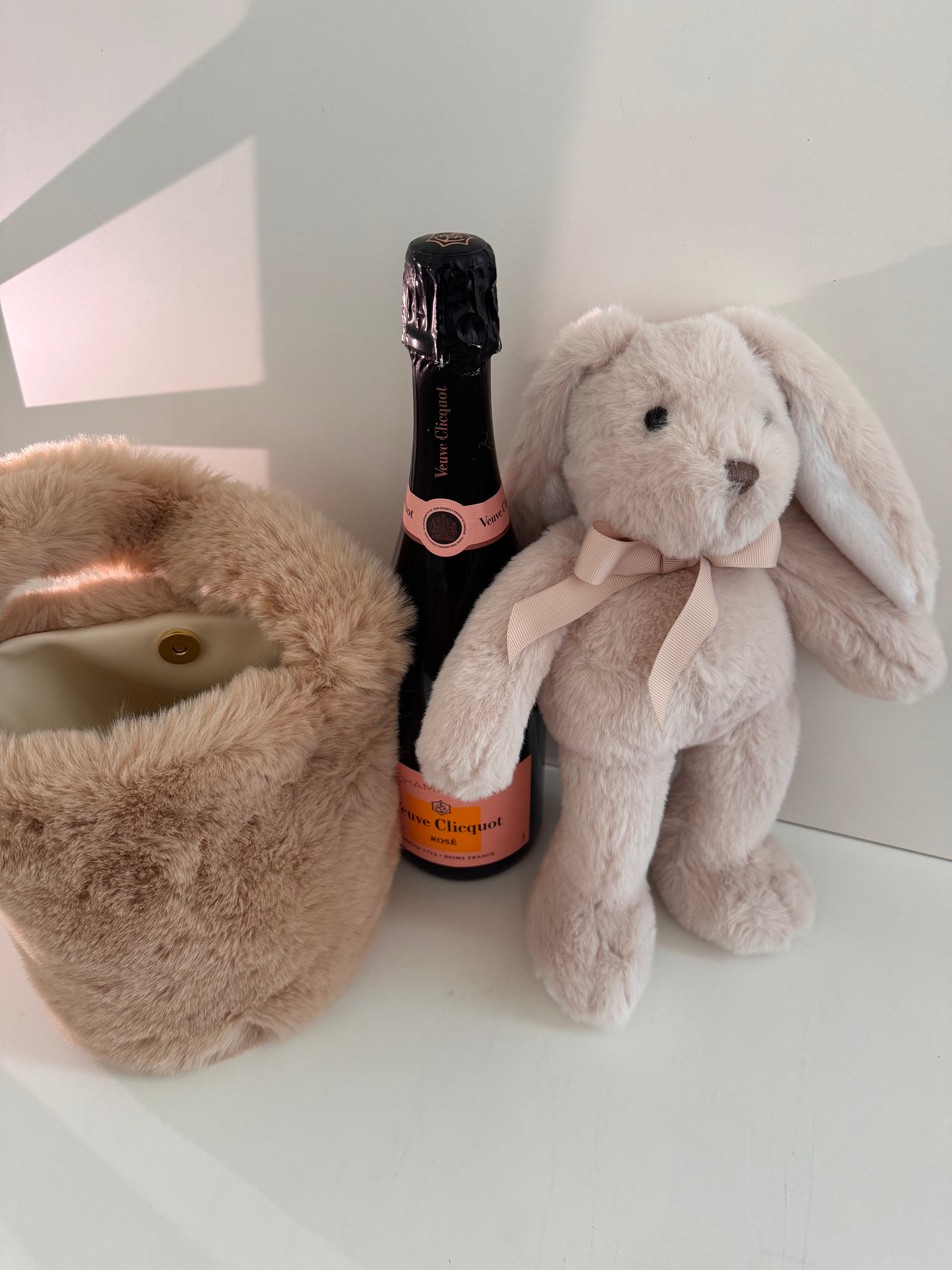 signaturebottle.ch Veuve Clicquot rosé, Geschenk für Ostern mit Hase und Tasche