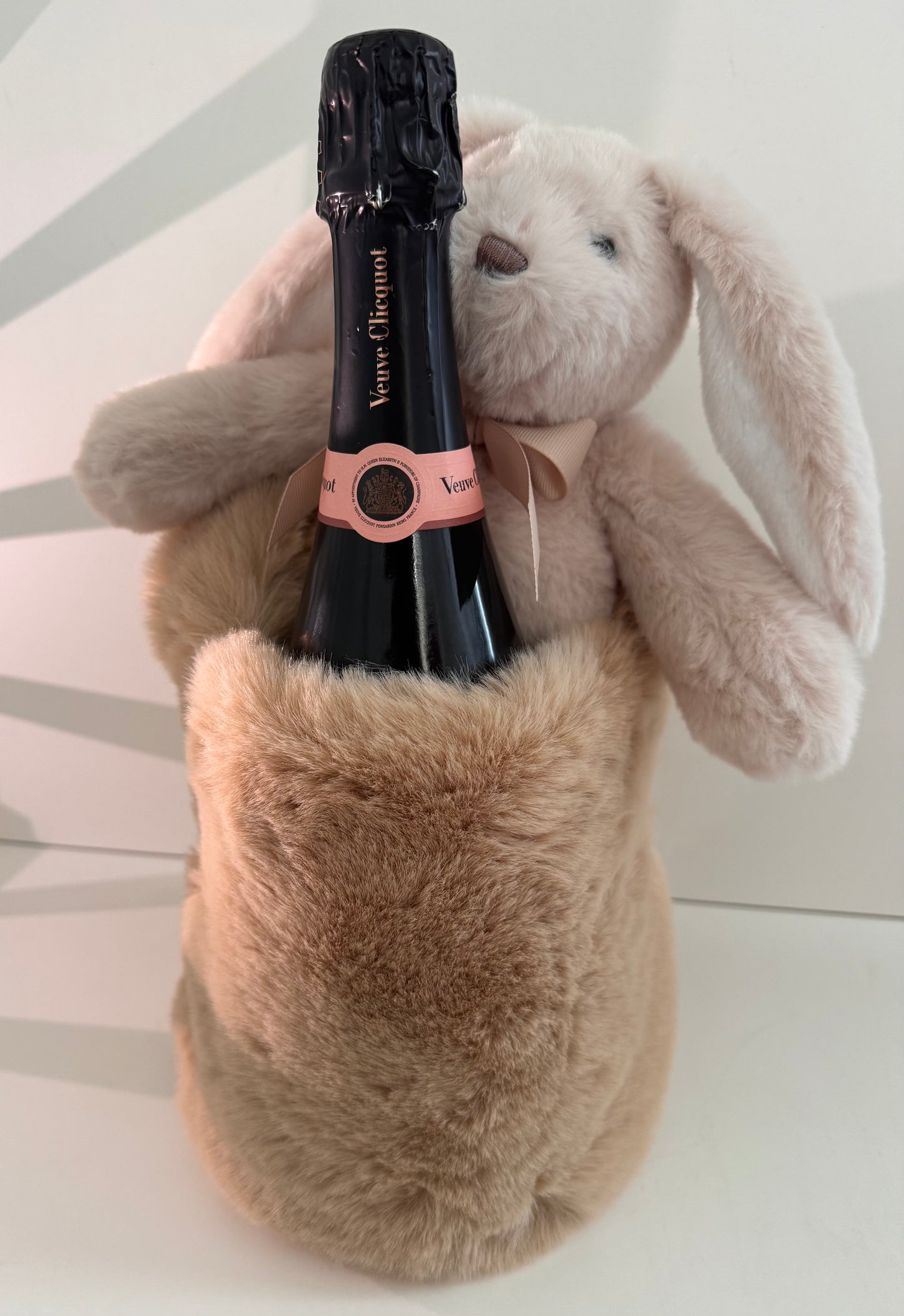 signaturebottle.ch Veuve Clicquot rosé, Geschenk für Ostern mit Hase und Tasche