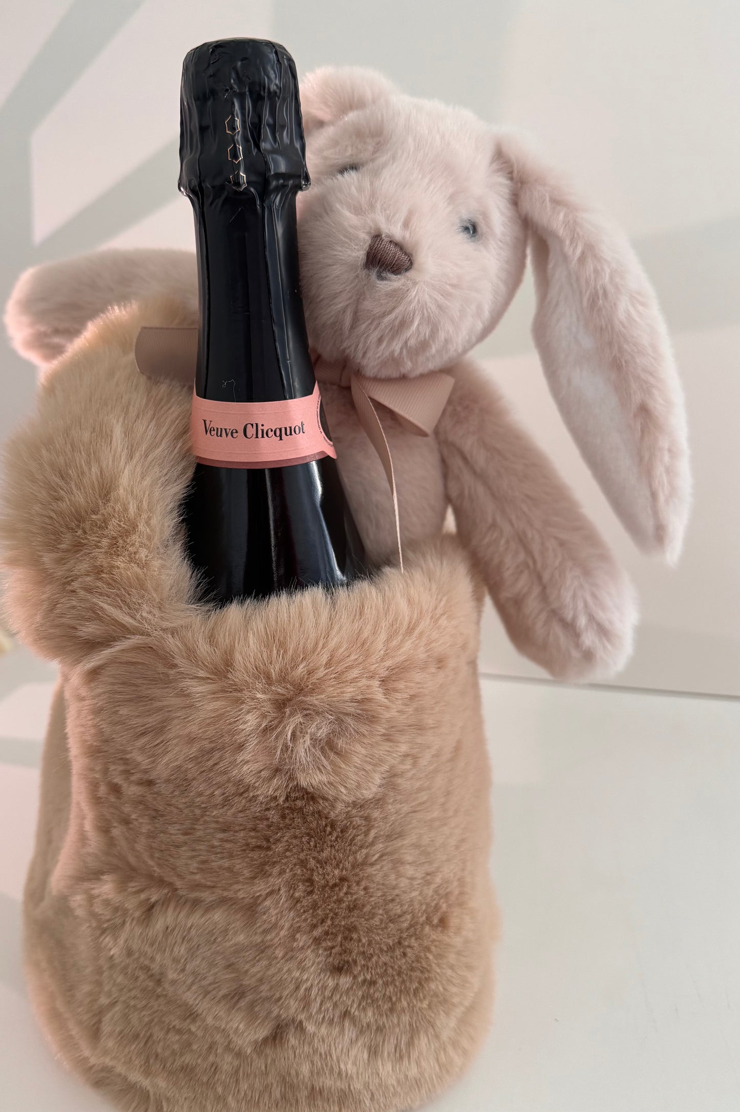 signaturebottle.ch Veuve Clicquot rosé, Geschenk für Ostern mit Hase und Tasche